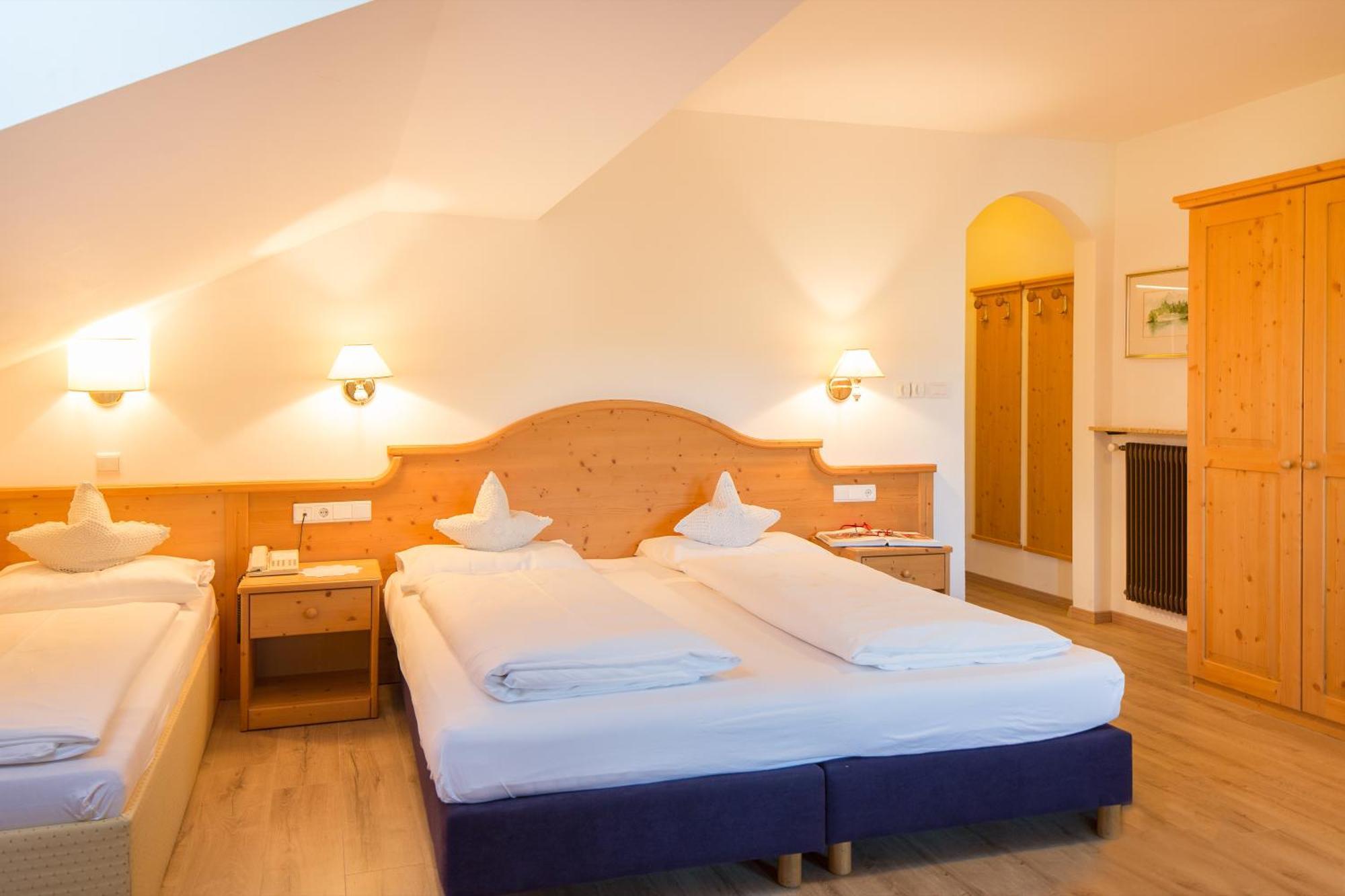 Hotel Krondlhof Brunico Bilik gambar