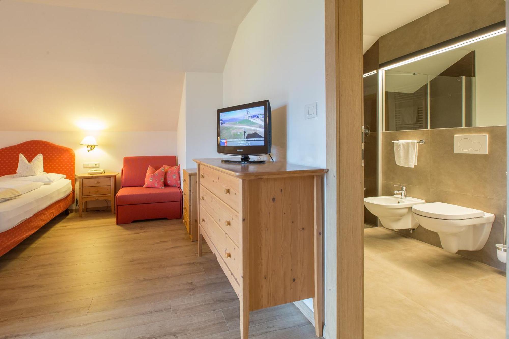 Hotel Krondlhof Brunico Bilik gambar
